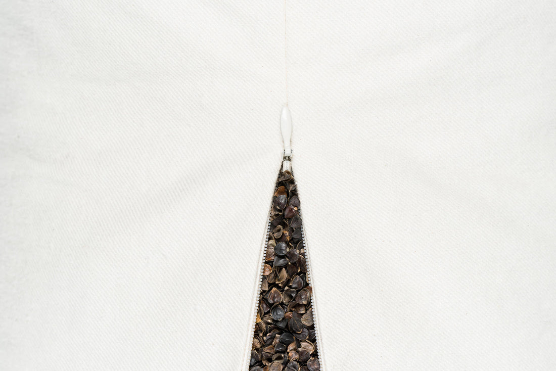 ComfyNeck Pillow zipper with buckwheat hulls